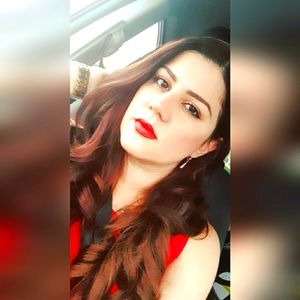 Meet your Posher, Lourdes patricia